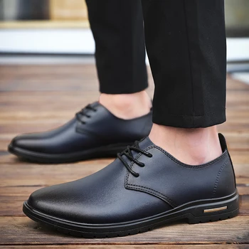 zapatos pavasara jaunu vīriešu ādas cuero cilvēks kurpes apavi dzīvoklis para pārdošanas 2020. gadam casuales elpojošs de hombre vīriešu modes gadījuma
